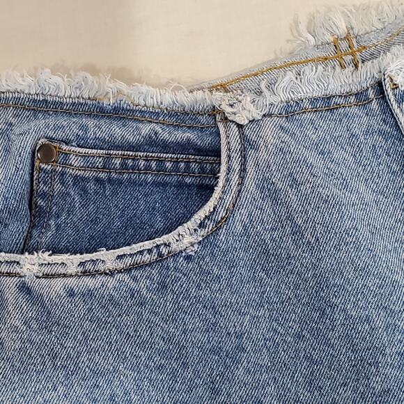 Wrangler Raw Edge Cut Off 5 Button Distressed Light Wash Cotton Jean Shorts 11 - Picture 4 of 10
